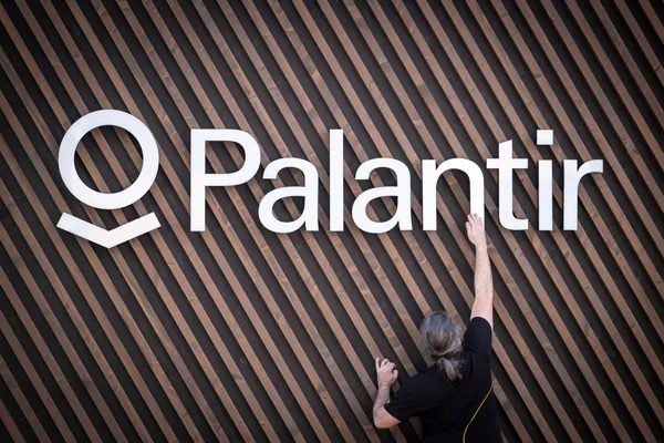 Взлом Palantir: как устроена американская система глобальной слежки и кто такой Питер Тиль