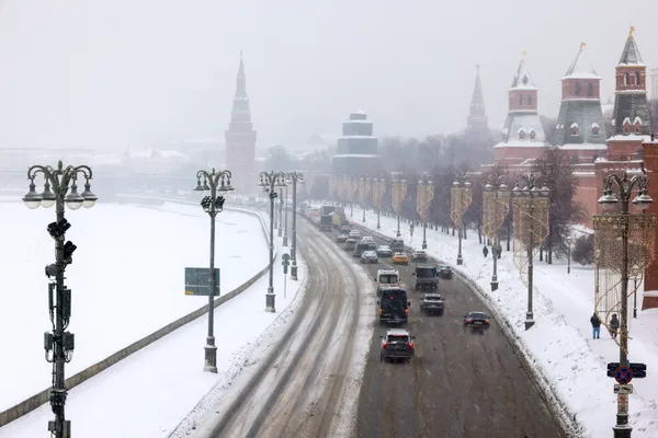 Около 90 рейсов задержали и отменили в московских аэропортах из-за мощного циклона "Валли"