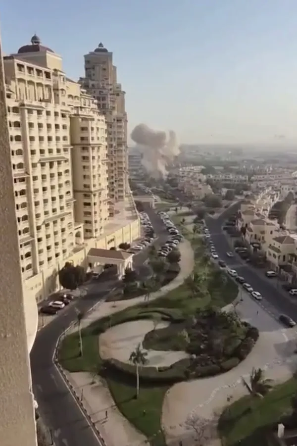 Иранская ракета ударила в нескольких метрах от элитных апартаментов и частных вилл в ОАЭ