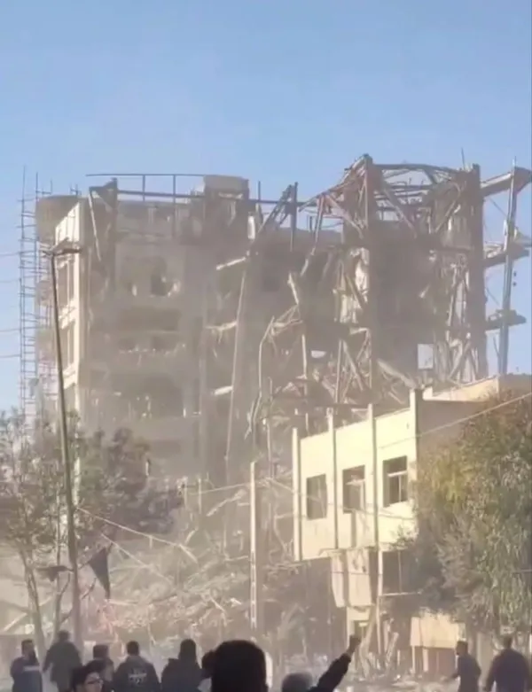 США и Израиль ударили по офису Совета экспертов в Куме