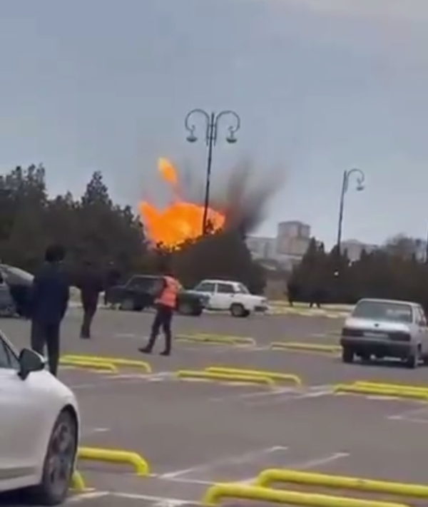 Азербайджанский аэропорт атаковали два иранских дрона, у здания разрушена стеклянная крыша