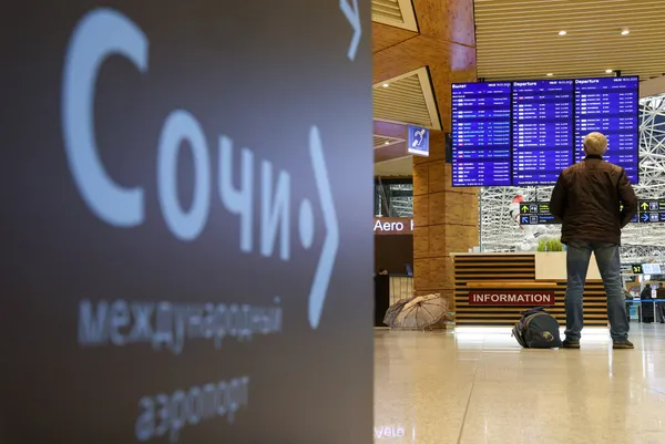 В аэропорту Сочи из-за атаки беспилотников задержали более 80 рейсов