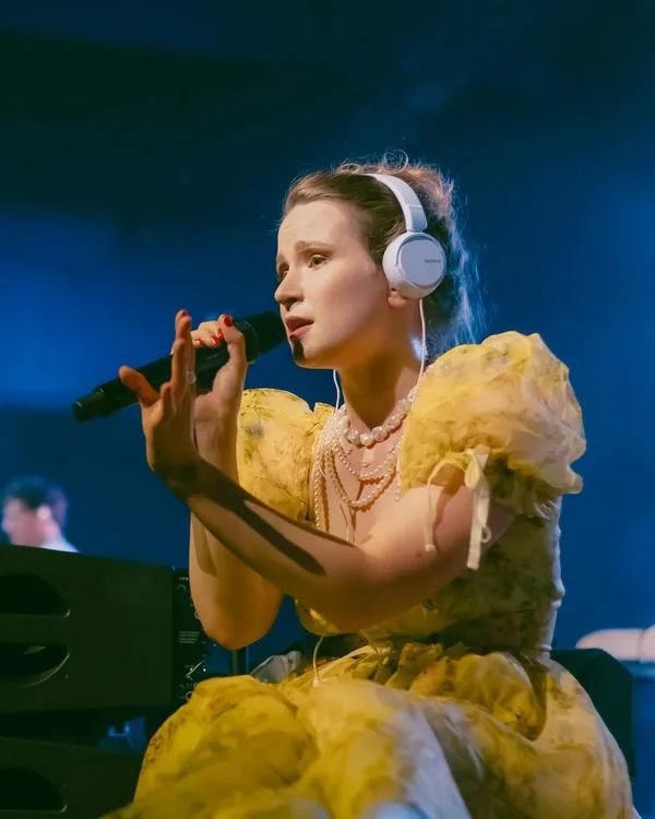 Mash: Монеточку* не впустили в Австралию, власти посчитали её "политической скандалисткой"