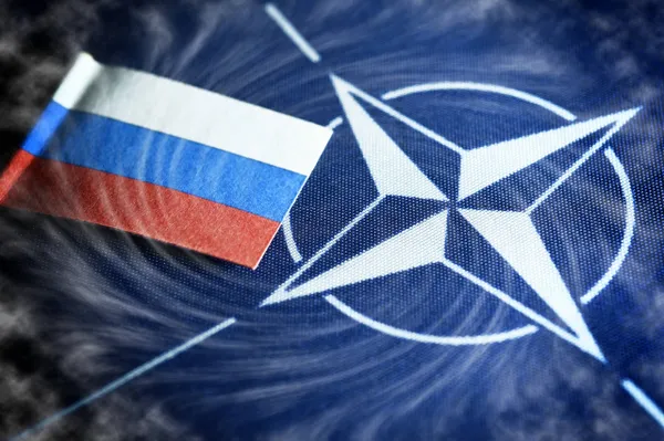 Пять причин, почему НАТО должен был защитить Россию: тезисы Строуба Толботта