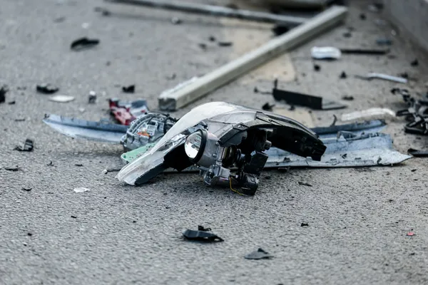 Напавший с ножом на помощницу топ-менеджера "Росхима" погиб в ДТП на выезде из Москвы