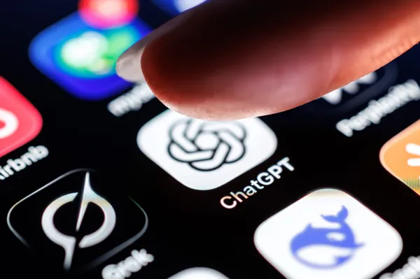 ChatGPT обвалил спрос на услуги гадалок в России на треть