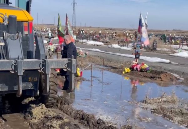 Кладбище на Аллее Славы затопило в Троицке