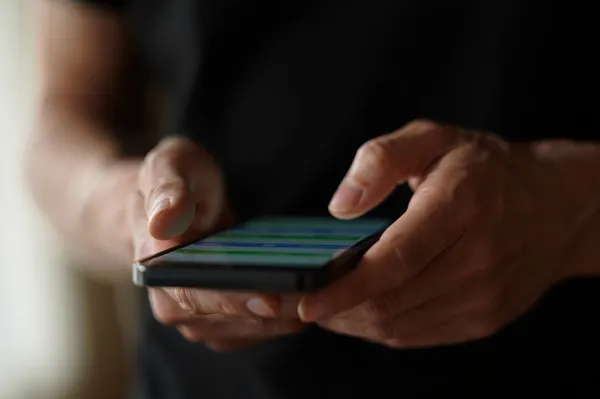 Жителям северных районов Эстонии прислали смс-предупреждения об "угрозе бецпилотников"