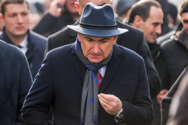 Пашиняна попросили сделать фото в гостинице в Москве, а потом раскритиковали за Карабах