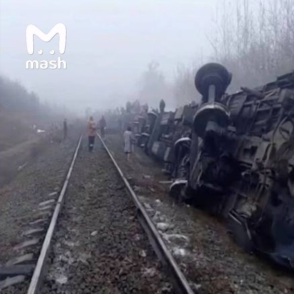 Поезд Челябинск — Москва сошёл с рельсов в Ульяновской области: последние новости