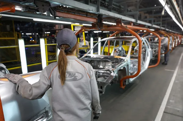 Автоваз готовится остановить производство на 17 дней, план уже порезали примерно вдвое