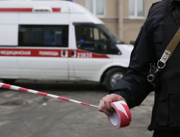 На западе Москвы под окнами многоэтажки найдено тело женщины с ножевыми ранениями