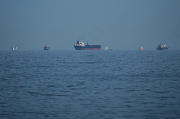 Ормузский пролив открыли для всех коммерческих судов до конца периода прекращения огня