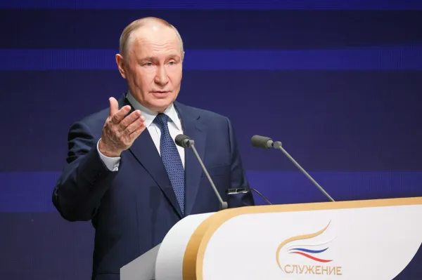 Путин призвал оказать помощь пострадавшим от наводнения жителям Дагестана