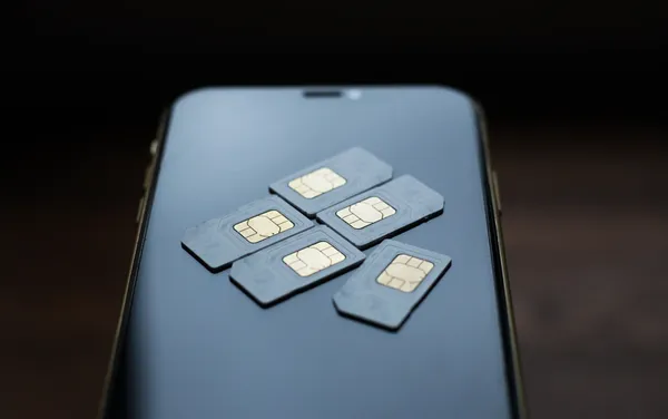 Скамеры обманывают россиян с иностранными esim на десятки тысяч рублей