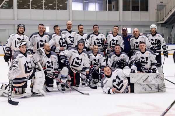 Свердловские металлурги и горняки отыграли хоккейный турнир