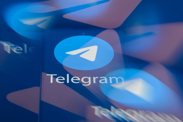 Мошенники начали предлагать военкорам купить их каналы в Телеграме