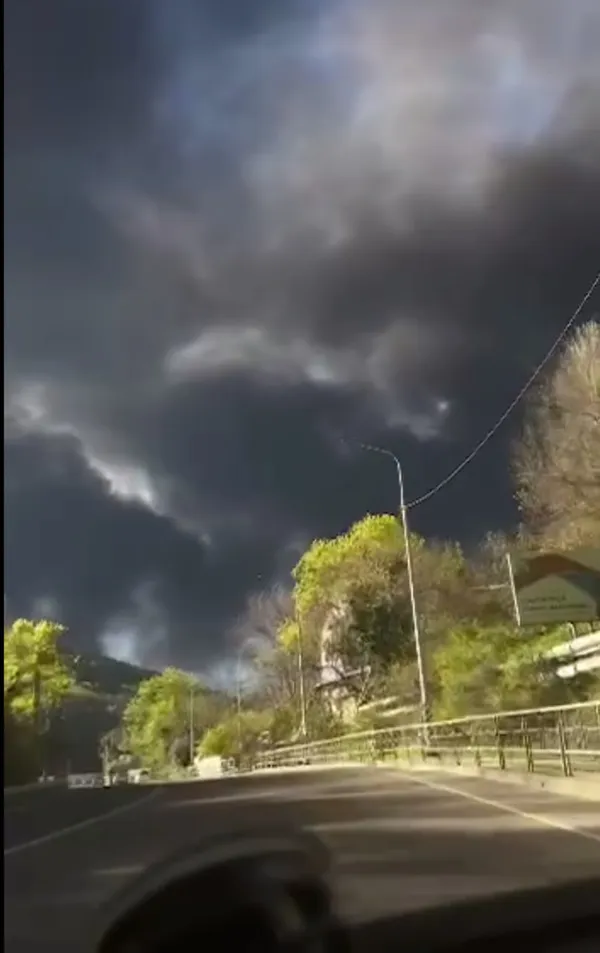 В Туапсе эвакуируют жителей домов, расположенных рядом с атакованным НПЗ