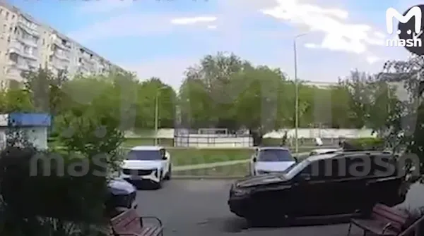 Беспилотник влетел в жилой дом в Оренбурге