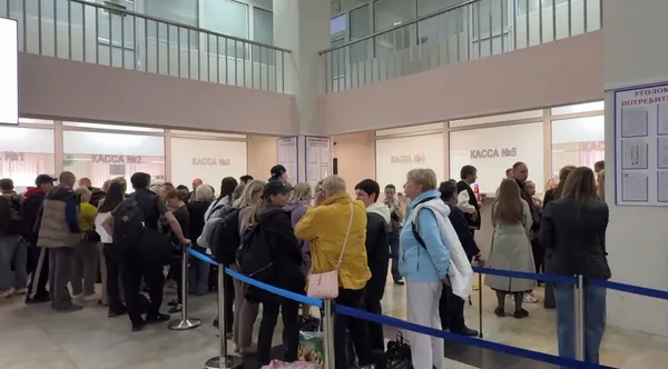 В Благовещенске перекупщики сметают билеты на паром в Китай и провоцируют очереди