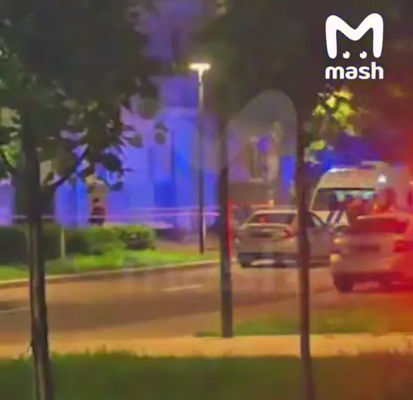 На западе Москвы неизвестный дважды выстрелил мужчине в живот и скрылся