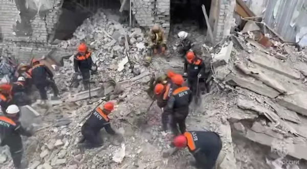 Последнее видео, которая сняла погибшая студентка в момент атаки ВСУ на колледж в Старобельске
