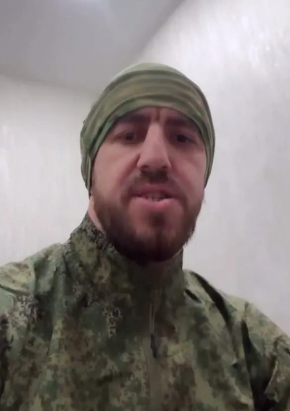 "Нигде он не служит": друзья уверены, что боец поп-ММА и герой мемов Мурад не уехал на СВО