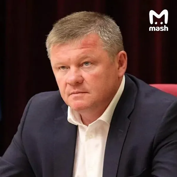 Mash: вице-губернатор Саратовской области Михаил Исаев попал в ДТП на машине с подложными номерами