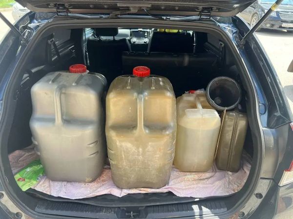 Продававших бензин по 250 рублей за литр перекупщиков задержали в Иркутске