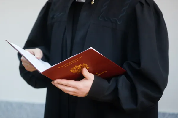 Жительница Краснодара получила 340 часов общественных работ за сплетни про бывшего и его любовницу