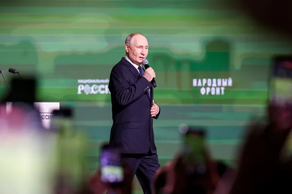 Путин: Россия работает над системой снабжения Крыма топливом, до которой противнику будет очень сложно добраться