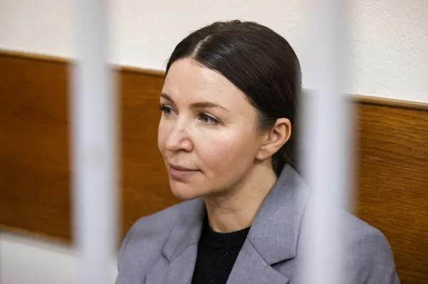 Елене Блиновской в честь 45-летия передали в колонию 20 кг шоколада и конфет