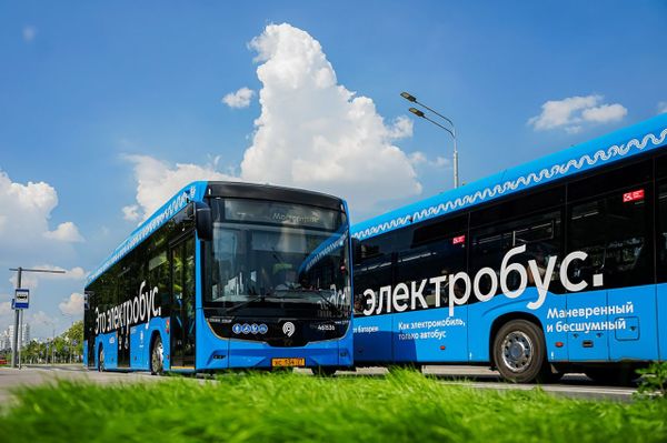 На наземные маршруты Москвы с 2018 года вышли 3,1 тысяча электробусов