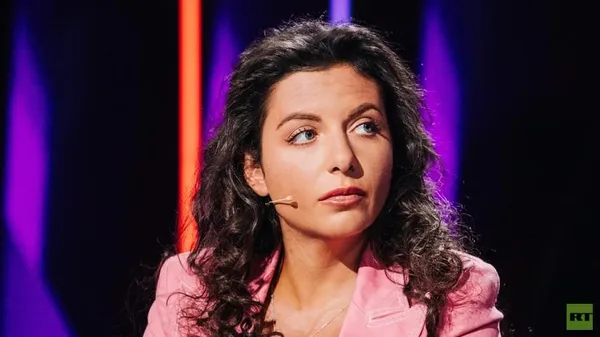 "Поверила бы в инопланетян скорее": книга Симоньян стала лидером продаж
