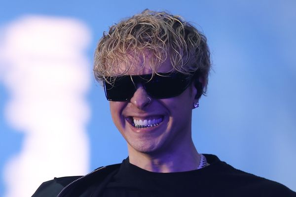 Егор Крид извинился за принт на лонгсливе в клипе "Милый ублюдок"