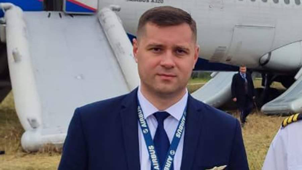 "Уральские авиалинии" хотят получить с пилота, посадившего самолёт в поле под Новосибирском, ещё 57 млн рублей