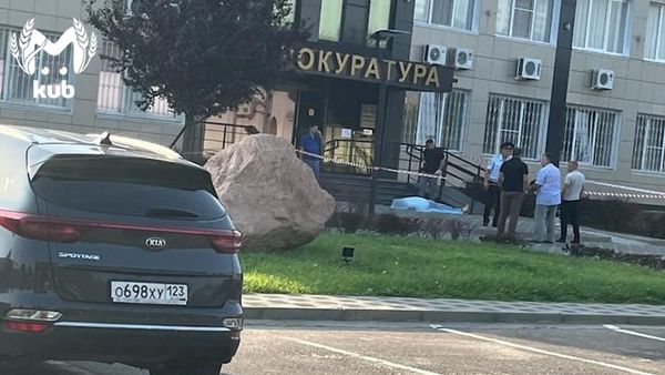 В Краснодарском крае экс-чиновник застрелился перед зданием прокуратуры