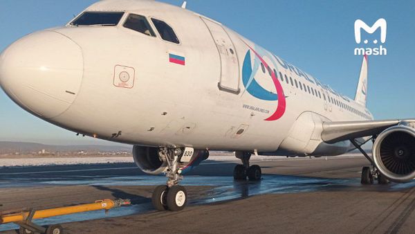 Появились подробности экстренной посадки Airbus A320 в аэропорту Иркутска