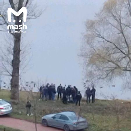 Mash на Мойке показал фото сумки с женскими останками, найденными в Колпино