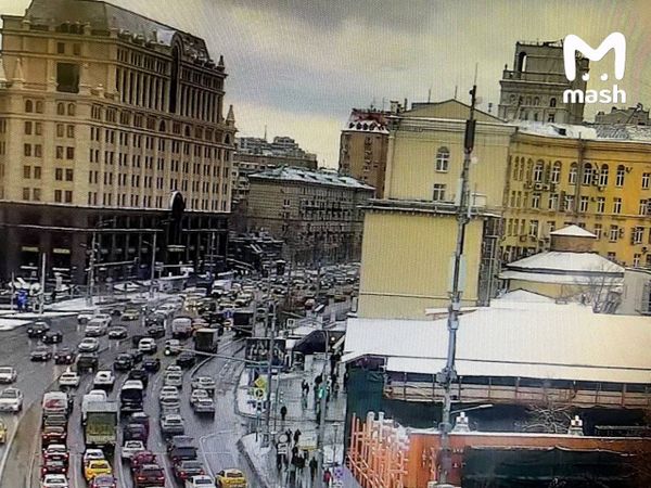 На Садовом кольце со стены дома пропало граффити с русскими военными в образе богатырей