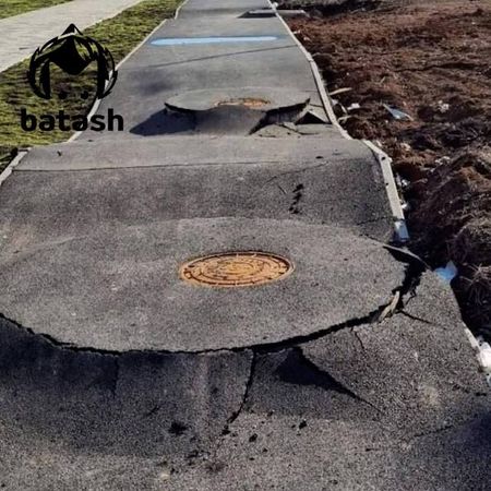 В Деме раскололся асфальт из-за ненадлежащей работы подрядчиков