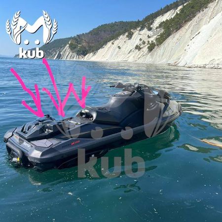 Два гидроцикла столкнулись в море между Кабардинкой и Голубой бухтой