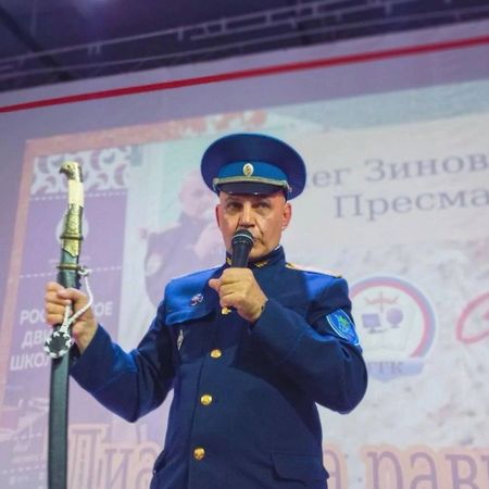 Дважды судимый за мошенничество Олег Пресман неожиданно стал генерал-майором и титулованным казаком