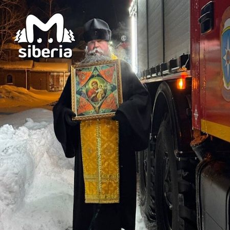 На месте сгоревшей трапезной монастыря в Омской области совершили крестный ход