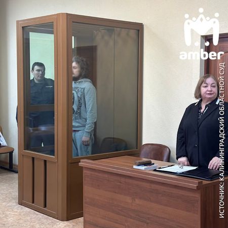 Парочку уральцев, которые тусили у мемориала, отправили под домашний арест