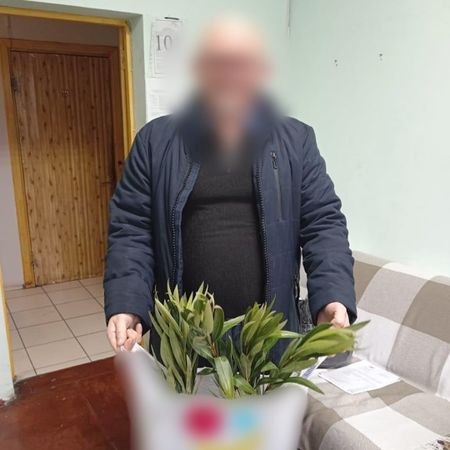 Житель Ялты вырвал несколько кустов из клумб в центре города