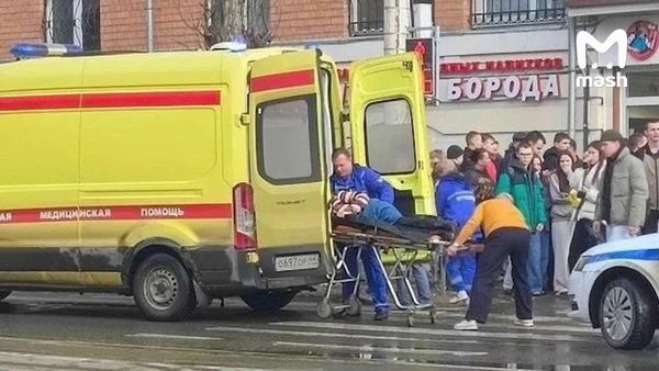 В Костроме вылетевшая на тротуар иномарка сбила женщину с коляской