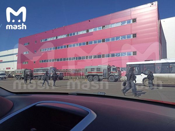 Mash: на складе Wildberries в Электростали проходит рейд Росгвардии и полиции, задержаны 15 человек