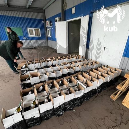 Тонну контрабандного вина нашли таможенники на посту "Адлер"