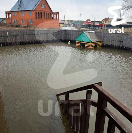 Курганские чиновники заявили, что затопленные дома в области пригодны для проживания — поэтому выплат в 10к не будет